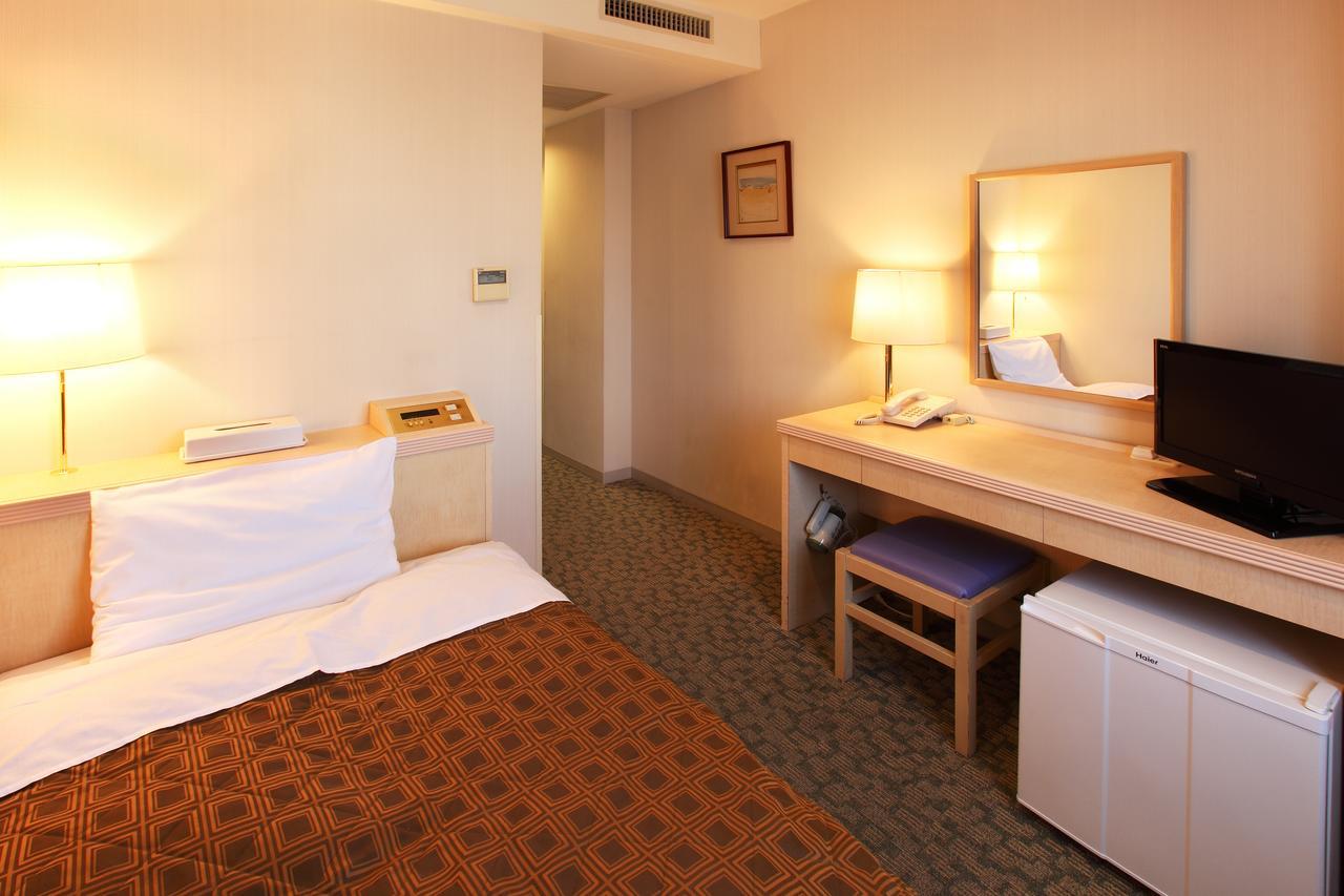 Hotel Shinto Chikusei Buitenkant foto